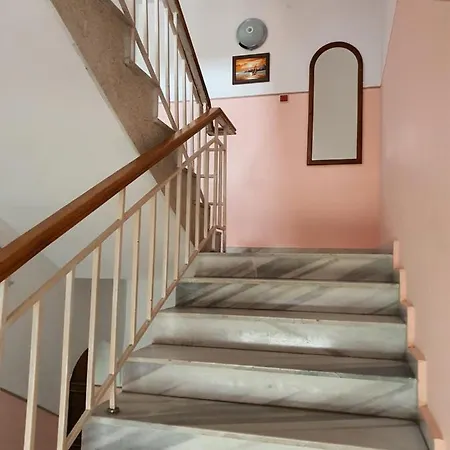 فندق Lazur رافدا