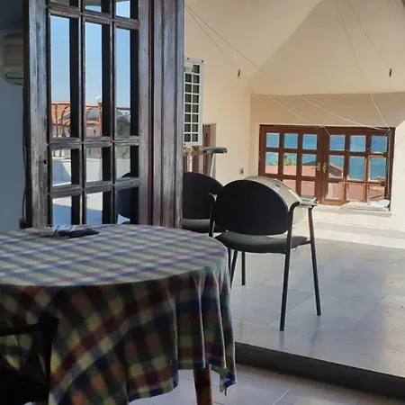 فندق Lazur