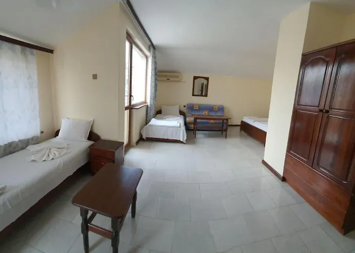 Отель Lazur Равда