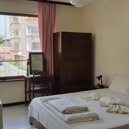 Lazur Hotell 2*